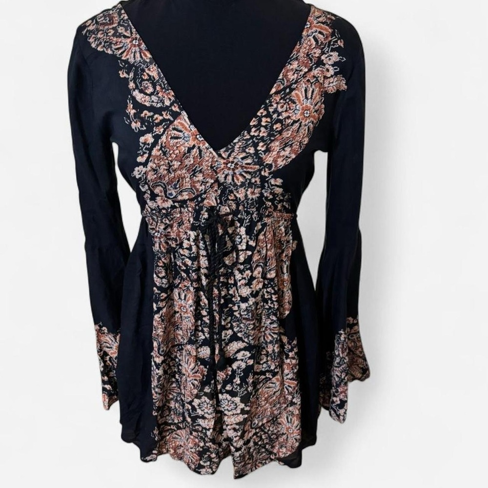 Abercrombie & Fitch Navy and Pink Floral Blouse